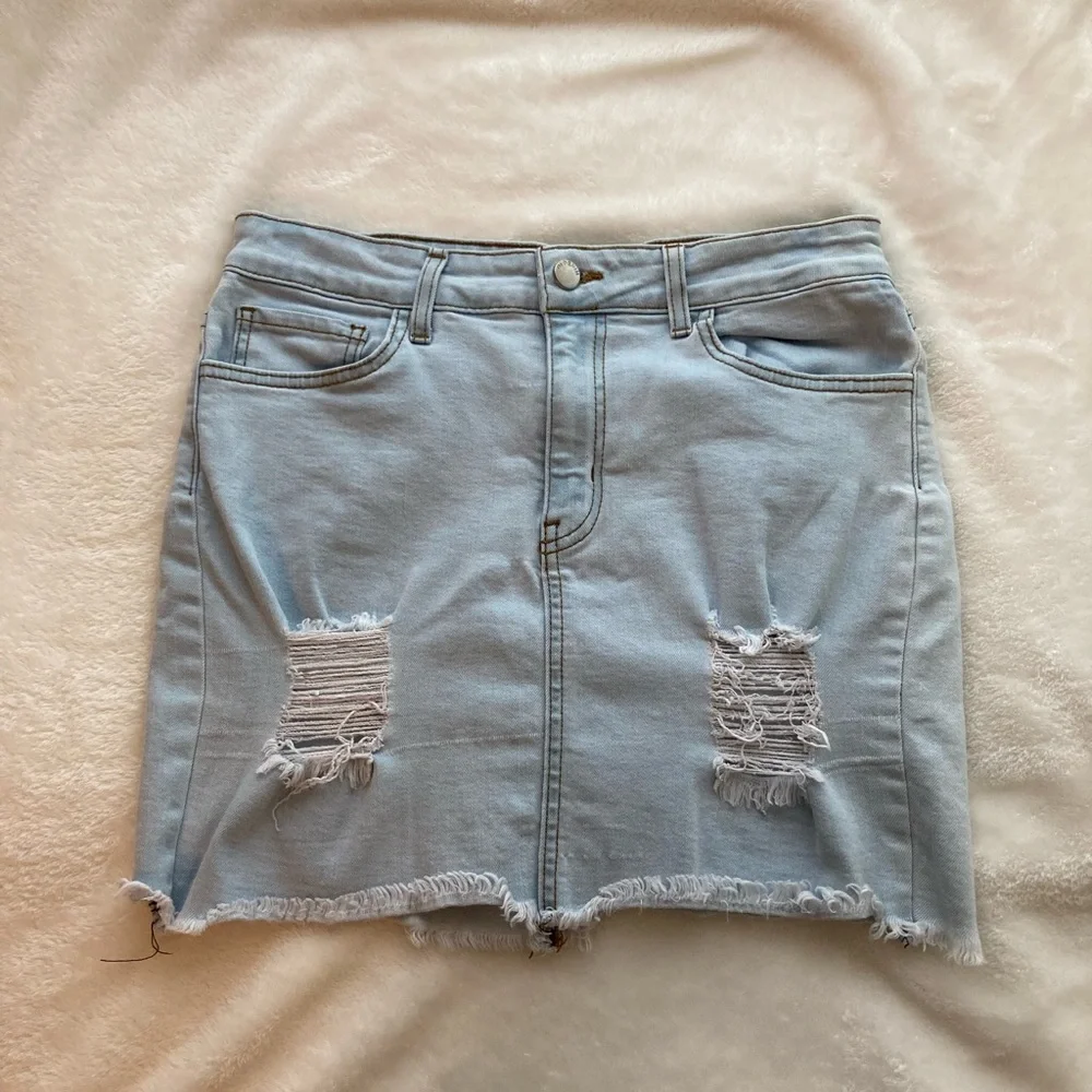 O2 Denim Mini Skirt Size Medium - Picture 2 of 8